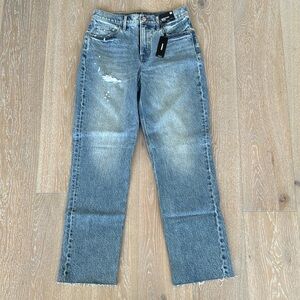 EXPRESS Modern Straight High Rise Distressed Denim. NWT. Size 6R.